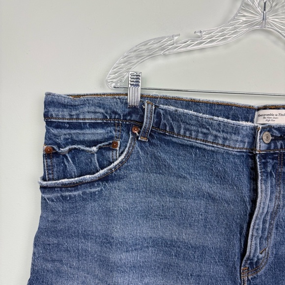 Abercrombie The Mom Short High Rise - Picture 5 of 10